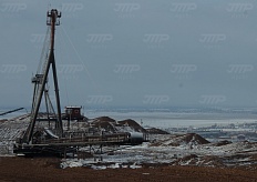 Отвалообразователь стреловой шагающий
